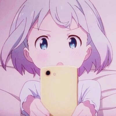 男子被埋5位好心人徒手抬墙救人